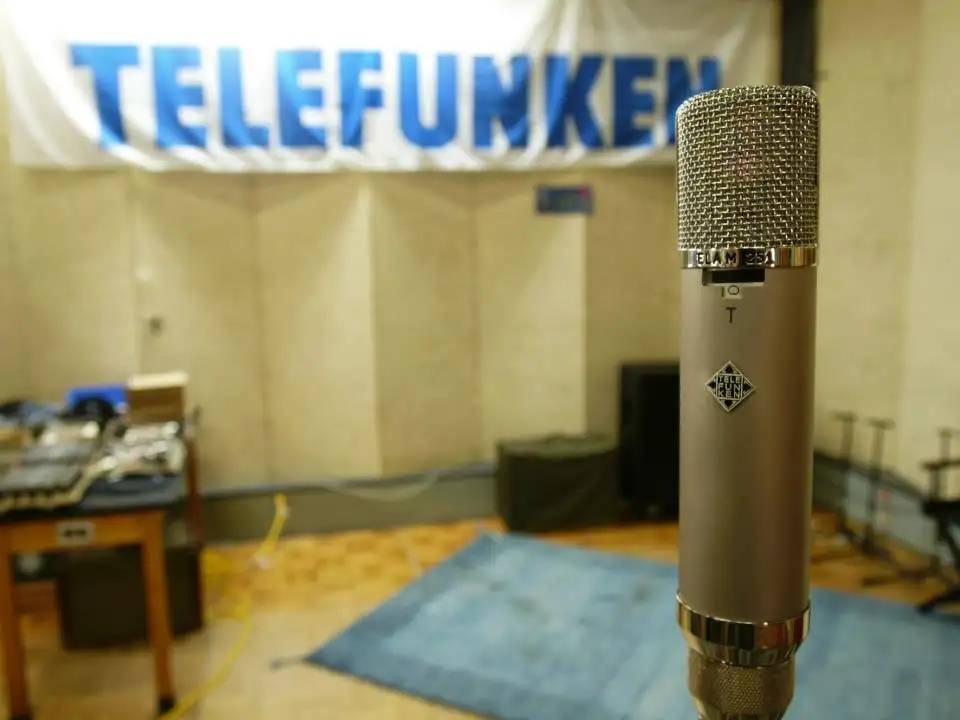 华为手机 外接话筒录音
:Telefunken 德律风根 Ela M251T录音棚大振膜电子管话筒麦克风-第2张图片-太平洋在线下载